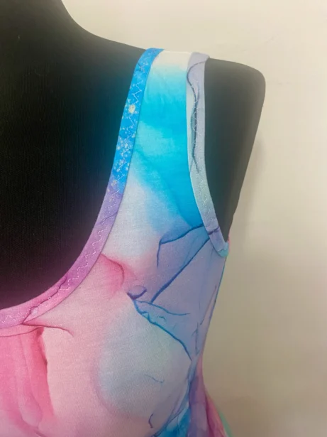 Nátělníkové šaty