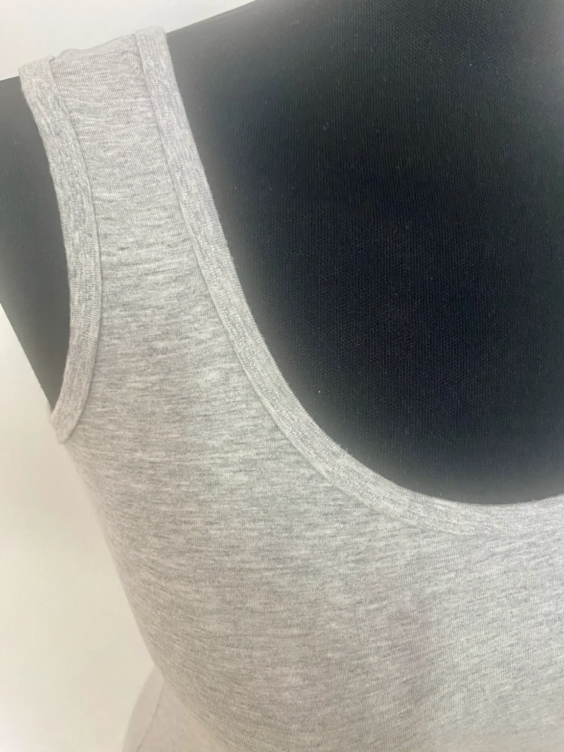 Nátělníkové šaty